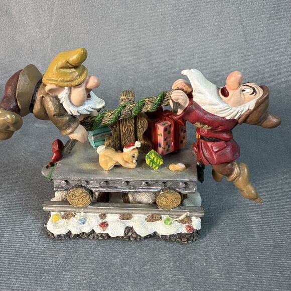 Disney Snow White And The Seven Dwarfs Christmas Train Set Danbury Mint 5 Cars - Picture 12 of 16